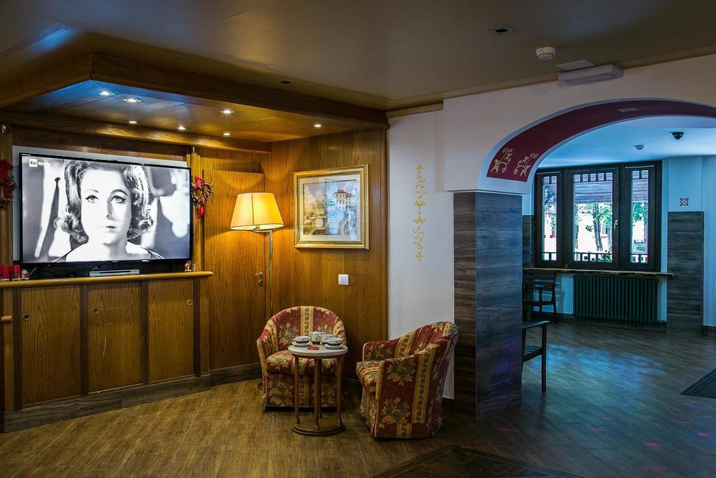 Hotel Posta R.T.A. Madonna di Campiglio Exterior foto